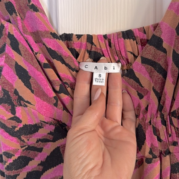 CAbi V-neckline Flowy Maxi Dress in Pink Jungle Print Size Small - Picture 6 of 8